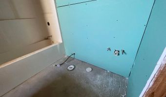 6484 S COYOTE Rd, Apple Valley, UT 84737