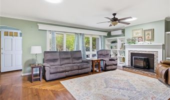 1414 New London Ave, Cranston, RI 02920