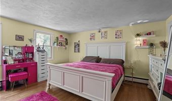3 Cynthia Rd, Lincoln, RI 02865