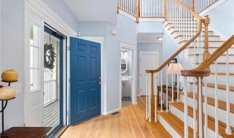 364 Orchard Woods Dr, North Kingstown, RI 02874