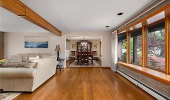 788 Namquid Dr, Warwick, RI 02888