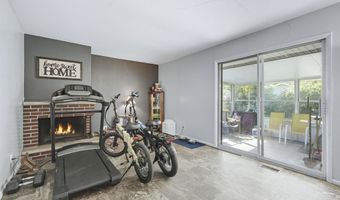 813 Pearse Ave, Auburn, IN 46706