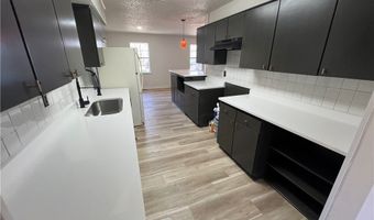 2 Lancaster Dr, Bella Vista, AR 72715