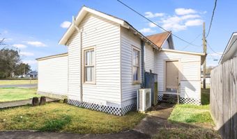 801 Godchaux St, Abbeville, LA 70510