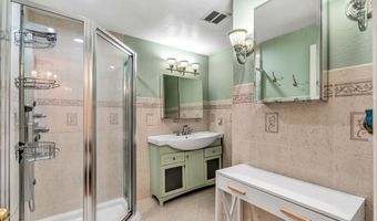 20333 S SWEETWOOD Ln, Oregon City, OR 97045