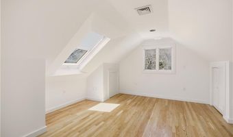 15 Hammersmith Rd 30A, Newport, RI 02840