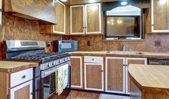 24 W 54TH St, Bayonne, NJ 07002