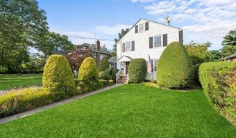91 Ireland Pl, Amityville, NY 11701