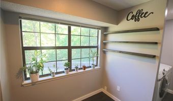 10 Tennyson Ln, Bella Vista, AR 72714