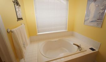 20 Turtle Crk 20, Barnegat, NJ 08005
