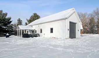 9815 Snow Pointe Dr SE, Alto, MI 49302