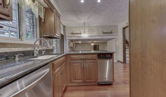1640 Ridge Hill Ln, Indianapolis, IN 46217
