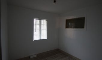 911 S Aldrich St, Aberdeen, SD 57401
