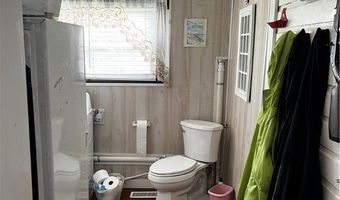 101 Lyons St, Adena, OH 43901