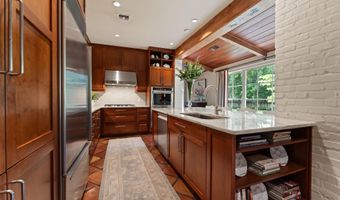 3044 Mcconnell Dr, Baton Rouge, LA 70809