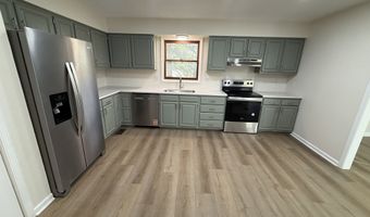 1348 Secretariat Ln, Indianapolis, IN 46217