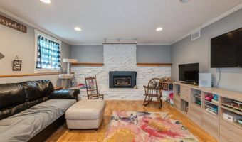 1525 Rapids St, Adel, IA 50003