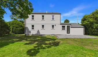 28 Eden Crest Dr, Cranston, RI 02920