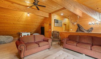 9 PINE St, Alpine, WY 83128