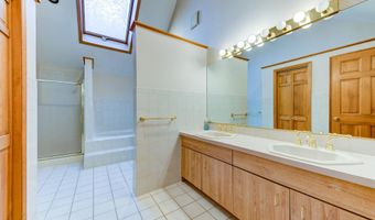 9 University Pl, Amsterdam, NY 12010