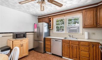 75 Autumn St, Cranston, RI 02910