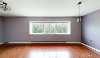 445 W River Rd, Augusta, ME 04330