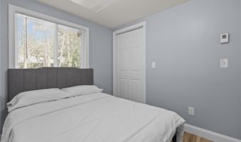 137 Overlook Dr, Warwick, RI 02818