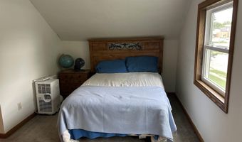 906 Linn St, Atlantic, IA 50022