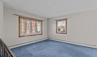 25 Lakeview Ave, Lincoln, RI 02865