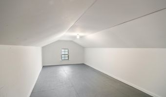 15 Five Bridges Ct, Barnegat, NJ 08005