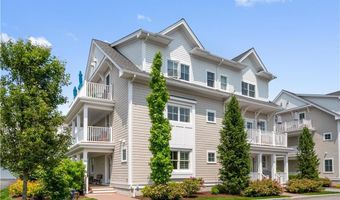 40 Kettle Point Ave, East Providence, RI 02914