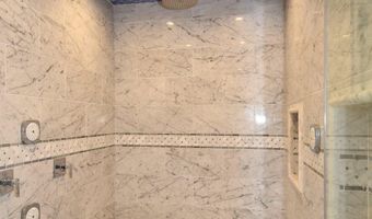 9309 REEF Ct, Alexandria, VA 22309