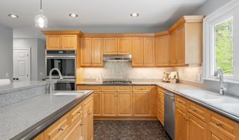 90 Frye Rd, Bolton, MA 01740