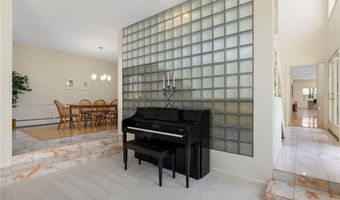 29 Dennell Dr, Lincoln, RI 02865