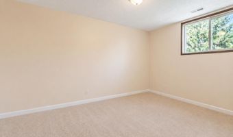 656 E Thornton Lake Dr NW, Albany, OR 97321