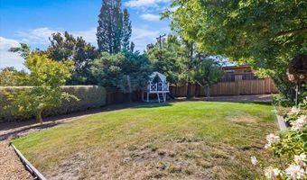 5668 Monte Verde Dr, Santa Rosa, CA 95409