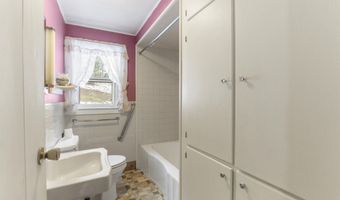 218 Breezy Hill Rd, Barton, VT 05822