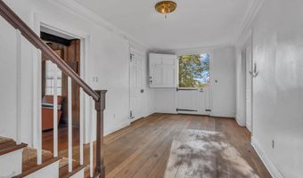 911 Middletown Lincroft Rd, Middletown, NJ 07748