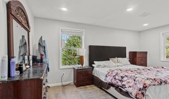 25 Livingston Ave, Avenel, NJ 07001