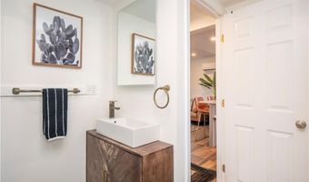 100 Renfrew Ave, Middletown, RI 02842