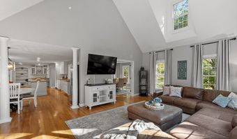 89 School House Ln, Boxborough, MA 01719