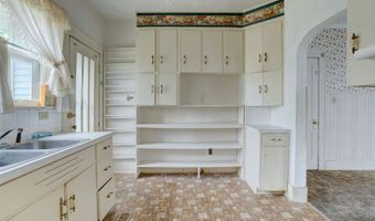 404 N 2nd St, Arkansas City, KS 67005