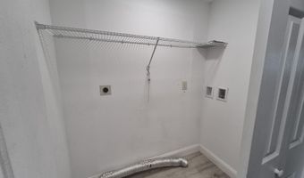 172 5th St, Bangor, ME 04401