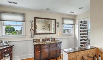 33 Withington Rd, Narragansett, RI 02882
