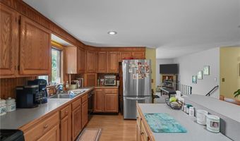 26 Lloyd Dr, Coventry, RI 02816