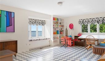 4 Mulberry Rd, Bristol, RI 02809