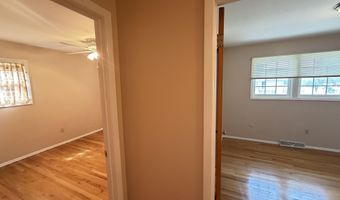 4 Nicholas Dr, Albany, NY 12205