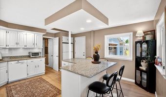 277 Ramsey Ln, Ballwin, MO 63021