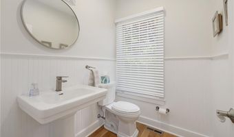 42 Camden Rd, Narragansett, RI 02882