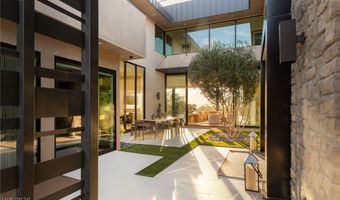 92 Sun Glow Ln, Las Vegas, NV 89135